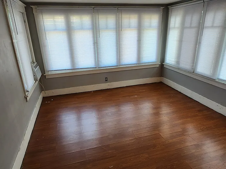 105 S Lancaster Ave #105 — Photo 9