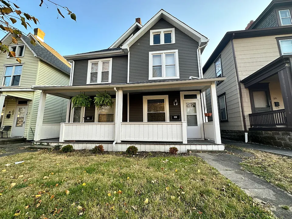 31-33 E Blake Ave