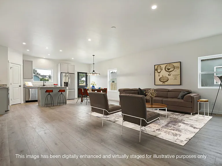 422 Jarrett Ave — Photo 3