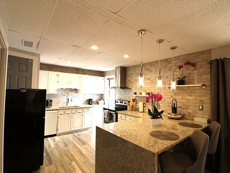 4792 Woodspring Dr NE — Photo 12