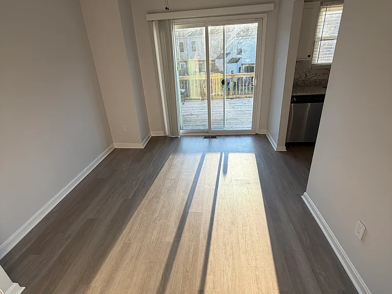 1203 Castlehaven Ct — Photo 4