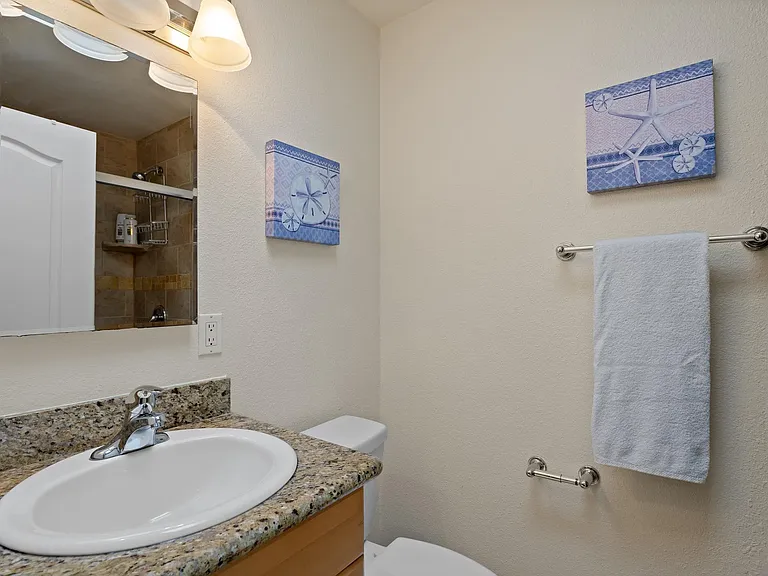 647 Loring St — Photo 15