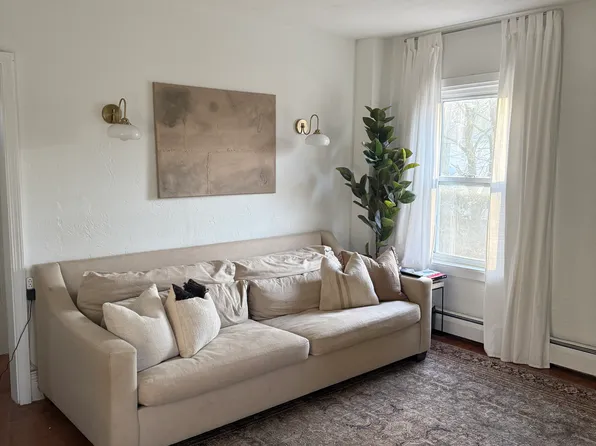 567 Thacher St #2, Attleboro, MA 02703
