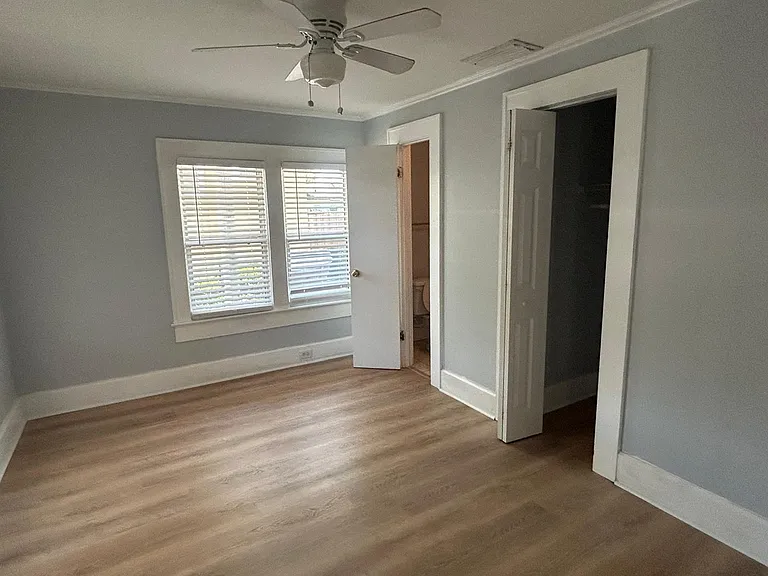 1420 Highland St N — Photo 6