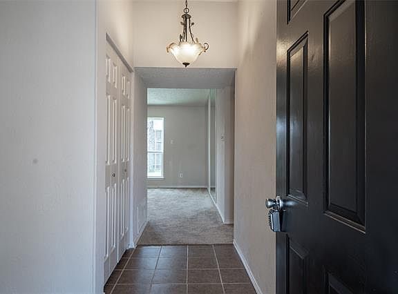 3rd image of 3731 Twin Oaks Ct