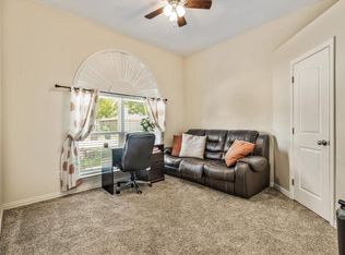 8220 Fall Crest Dr, Hurst, TX 76053