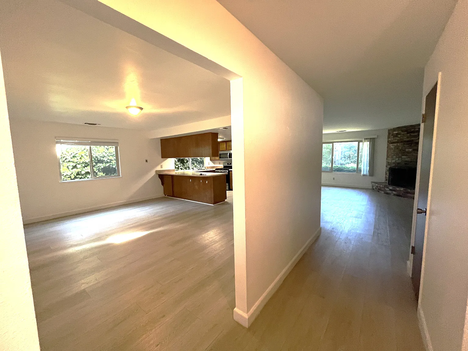 4 bed, 1988 sqft, $3,600 — Photo 4