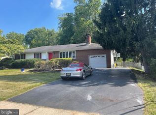 7 Colony Dr, Hamilton, NJ 08619