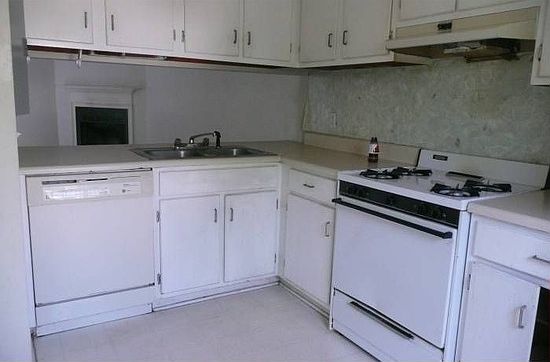 2nd image of 1851 Grant Ct