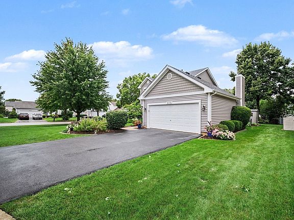 3rd image of 915 Joan Ct