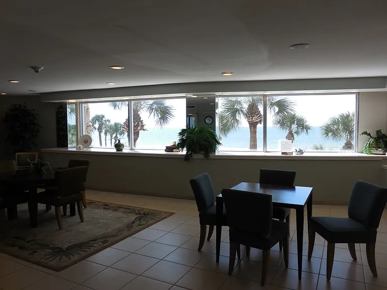 880 Mandalay Ave — Photo 12