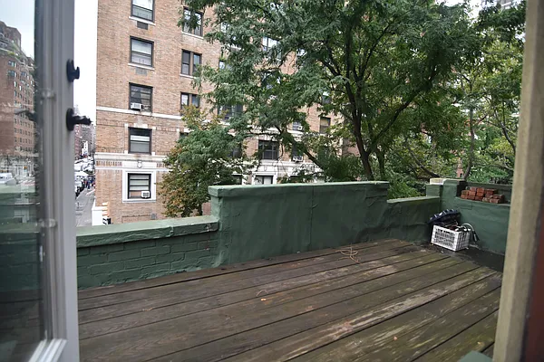 Rented by Bohemia Realty Group | media 12