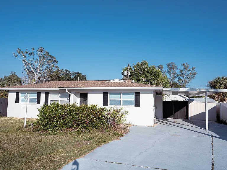 6671 Fiesta Way — Photo 2