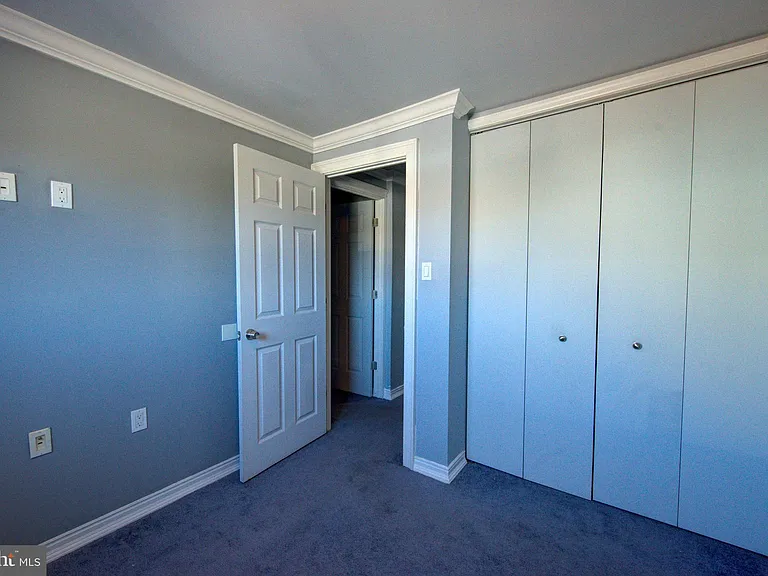 1119 W Master St — Photo 20