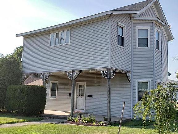 3rd image of 560 E Division St