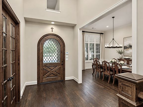 5th image of 1819 Truscott Ln