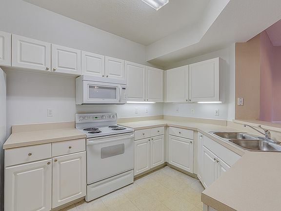 4th image of 5530 Metrowest Blvd #9-203