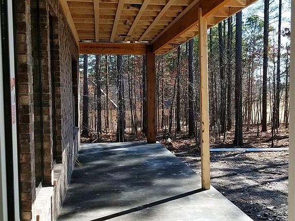 4th image of 12 Gloria Drive