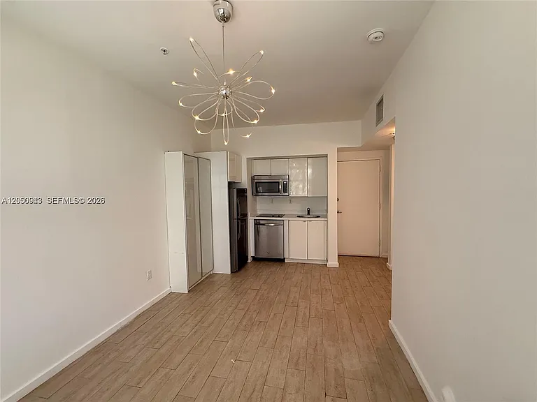 1611 Meridian Ave #202 — Photo 2