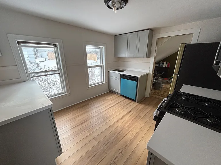 119 N Wilbur Ave — Photo 3