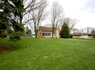 14200 W Kostner Ln, New Berlin, WI 53151