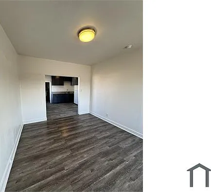813 W 43rd St #1 — Photo 9