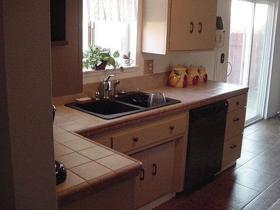 5th image of 27379 Bessant St