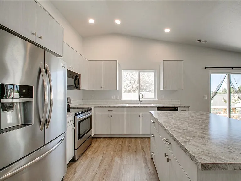 16859 Courtney Way — Photo 15