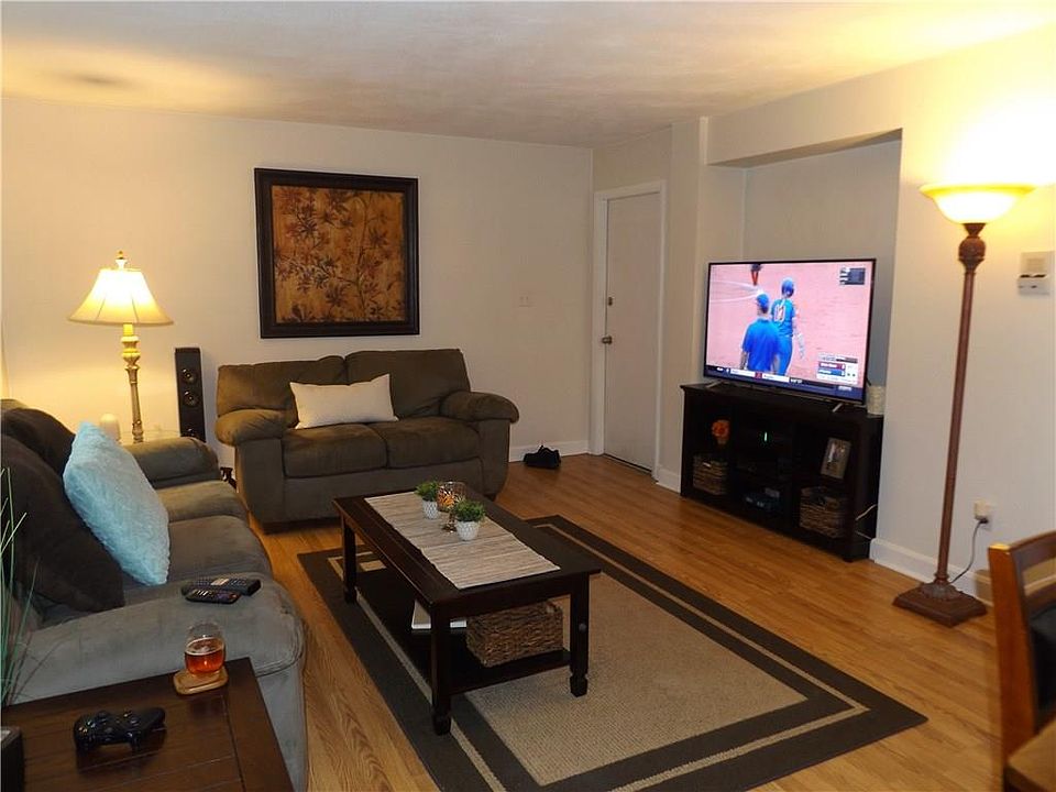 2 Main St Slatersville, RI, 02876 Apartments for Rent Zillow