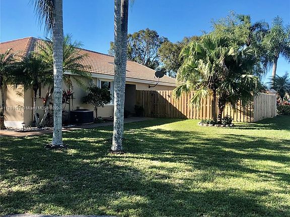 2nd image of 5901 Newcastle Ln #0