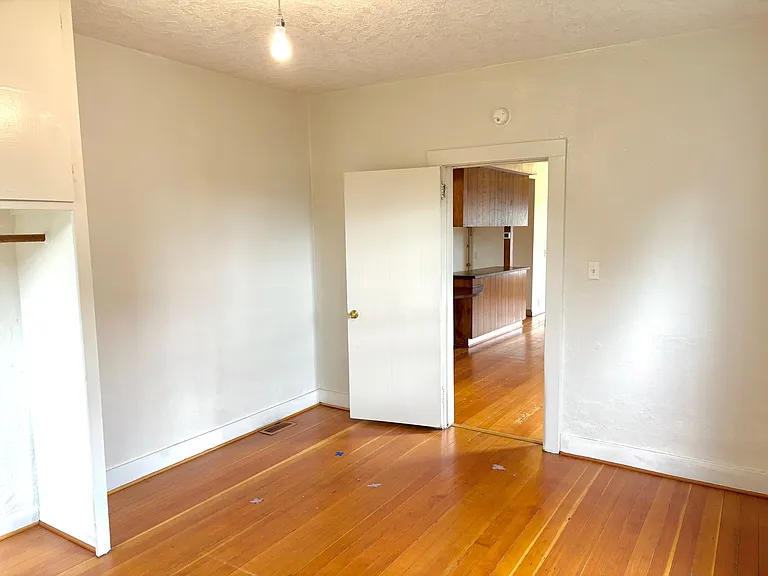 1422-1424 SE Glenwood St — Photo 13