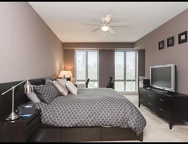 343 W Old Town Ct #301 — Photo 8