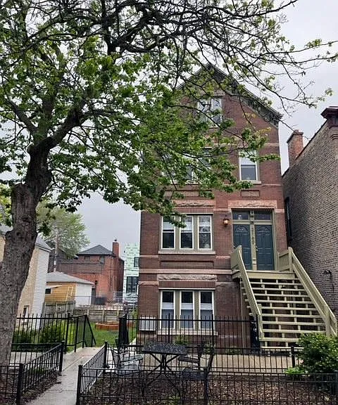 2160 N Bell Ave #G — Photo 2