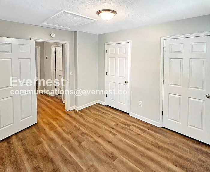 110 Beechbrook Ct — Photo 8