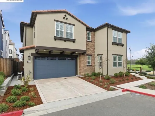 101 Willow Oak Dr, Pleasant Hill, CA 94523