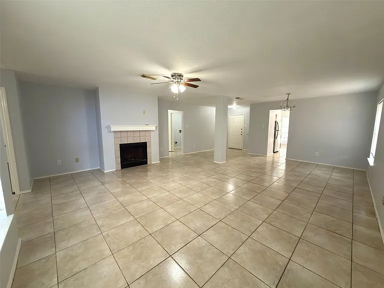 15518 Evergreen Grove Dr — Photo 3