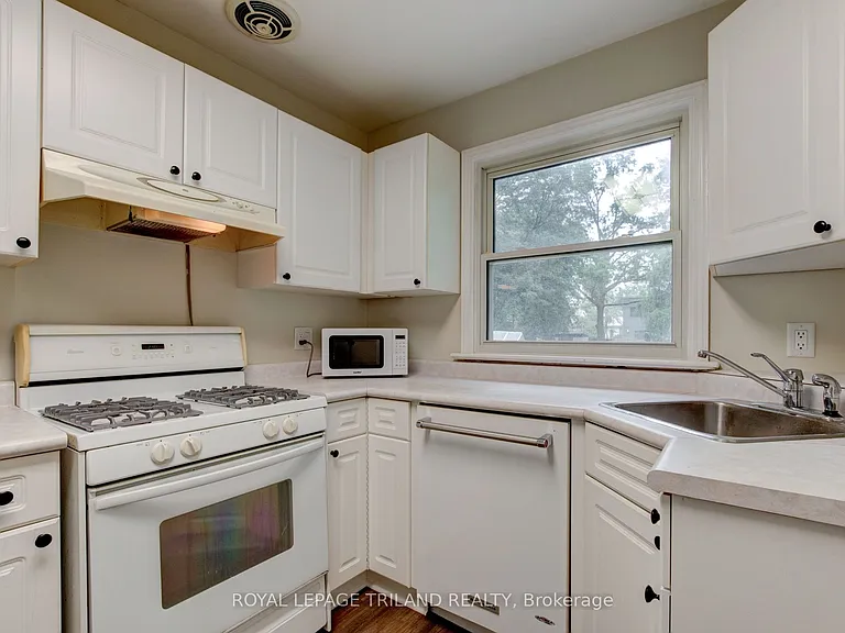 210 Emery St E — Photo 17