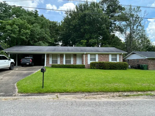 305 Venetian Way, Hattiesburg, MS 39401