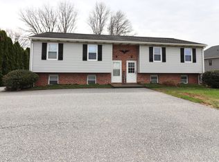 28 Muddy Creek Church Rd APT 4, Denver, PA 17517