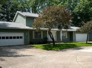 4353 Stow Rd, Stow, OH 44224