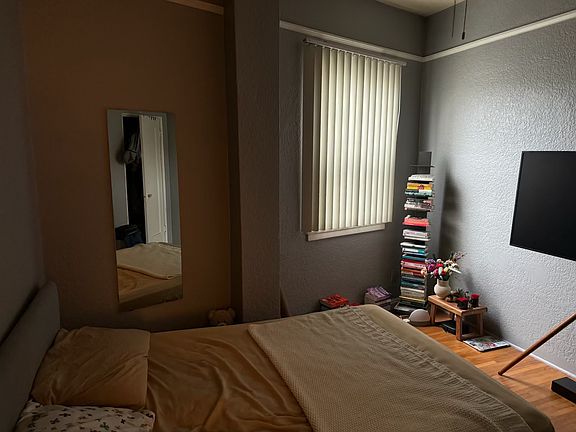 5th image of 3345 Dwight St #3347