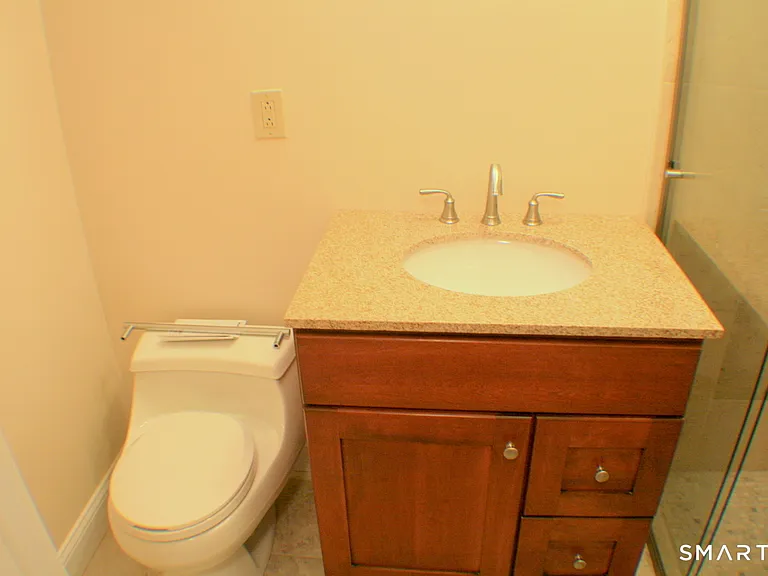 67 Warren St #B — Photo 7