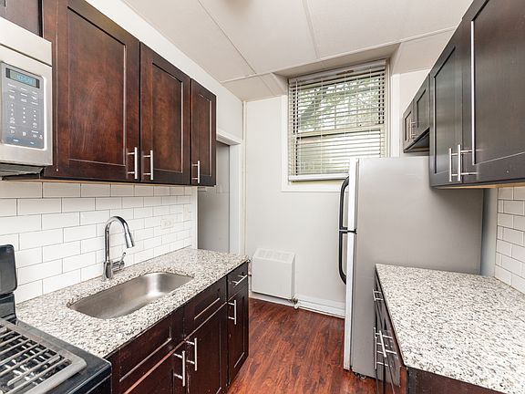 3rd image of 1325 E Madison Park #G