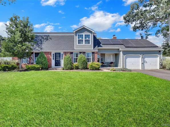 40 Bayview Drive, Oakdale, NY 11769