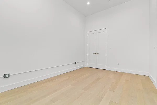 Rented by REAL New York | media 15