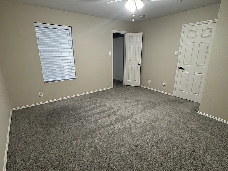12818 Capri — Photo 17