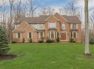 9700 Cumberland Trl, Chagrin Falls, OH