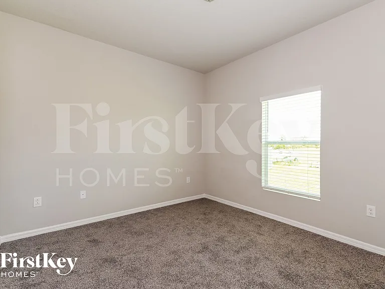 2216 NW 18th Ter — Photo 12