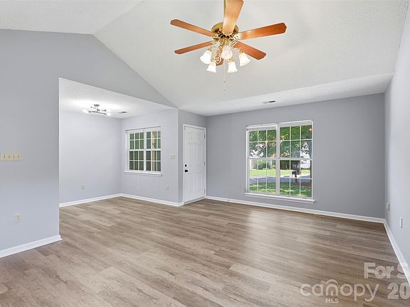 5th image of 12615 Delman Ln