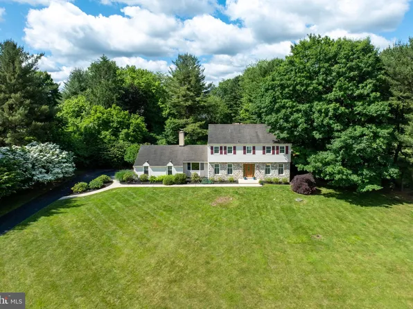 1018 Squires Dr, West Chester, PA 19382